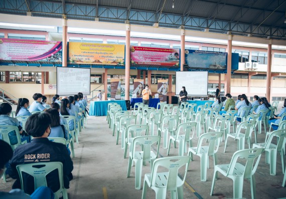ภาพกิจกรรม  คณะวิทยาศาสตร์และเทคโนโลยี จัดค่ายวิทยาศาสตร์สัญจรโรงเรียนคลองลานวิทยา