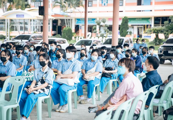 ภาพกิจกรรม  คณะวิทยาศาสตร์และเทคโนโลยี จัดค่ายวิทยาศาสตร์สัญจรโรงเรียนคลองลานวิทยา