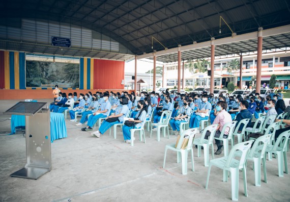 ภาพกิจกรรม  คณะวิทยาศาสตร์และเทคโนโลยี จัดค่ายวิทยาศาสตร์สัญจรโรงเรียนคลองลานวิทยา