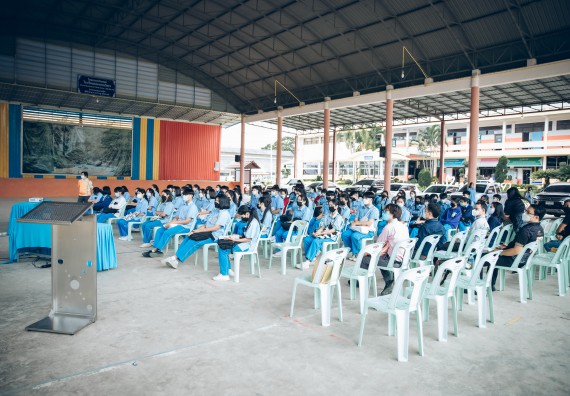 ภาพกิจกรรม  คณะวิทยาศาสตร์และเทคโนโลยี จัดค่ายวิทยาศาสตร์สัญจรโรงเรียนคลองลานวิทยา