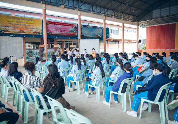 ภาพกิจกรรม  คณะวิทยาศาสตร์และเทคโนโลยี จัดค่ายวิทยาศาสตร์สัญจรโรงเรียนคลองลานวิทยา