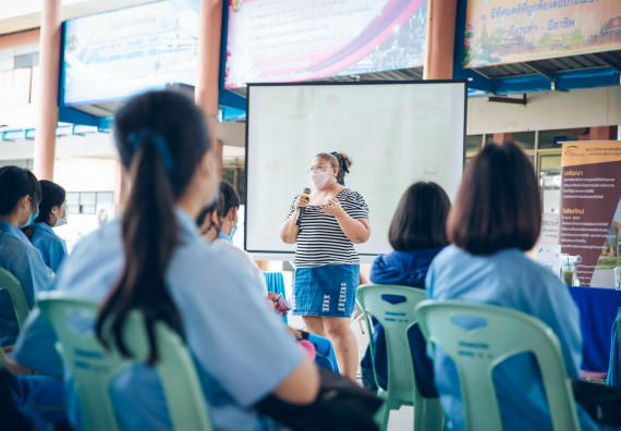 ภาพกิจกรรม  คณะวิทยาศาสตร์และเทคโนโลยี จัดค่ายวิทยาศาสตร์สัญจรโรงเรียนคลองลานวิทยา