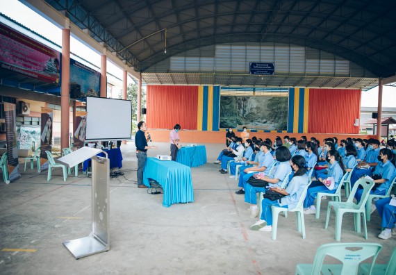 ภาพกิจกรรม  คณะวิทยาศาสตร์และเทคโนโลยี จัดค่ายวิทยาศาสตร์สัญจรโรงเรียนคลองลานวิทยา