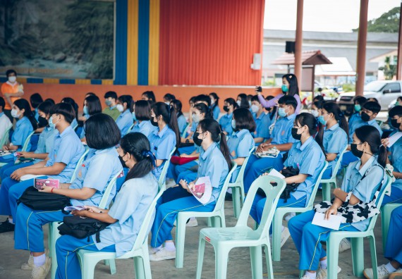 ภาพกิจกรรม  คณะวิทยาศาสตร์และเทคโนโลยี จัดค่ายวิทยาศาสตร์สัญจรโรงเรียนคลองลานวิทยา