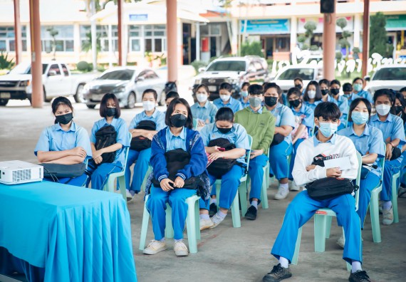 ภาพกิจกรรม  คณะวิทยาศาสตร์และเทคโนโลยี จัดค่ายวิทยาศาสตร์สัญจรโรงเรียนคลองลานวิทยา