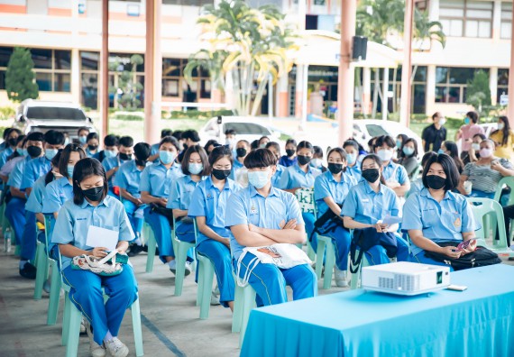 ภาพกิจกรรม  คณะวิทยาศาสตร์และเทคโนโลยี จัดค่ายวิทยาศาสตร์สัญจรโรงเรียนคลองลานวิทยา