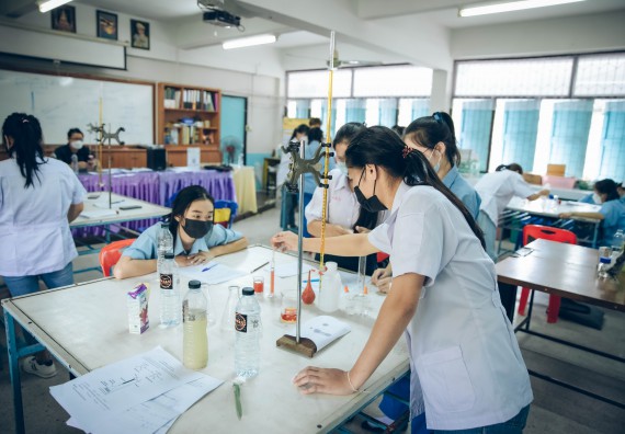 ภาพกิจกรรม  คณะวิทยาศาสตร์และเทคโนโลยี จัดค่ายวิทยาศาสตร์สัญจรโรงเรียนคลองลานวิทยา