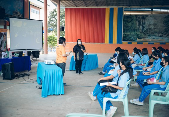 ภาพกิจกรรม  คณะวิทยาศาสตร์และเทคโนโลยี จัดค่ายวิทยาศาสตร์สัญจรโรงเรียนคลองลานวิทยา