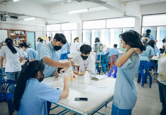 ภาพกิจกรรม  คณะวิทยาศาสตร์และเทคโนโลยี จัดค่ายวิทยาศาสตร์สัญจรโรงเรียนคลองลานวิทยา