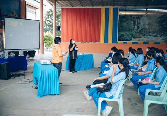 ภาพกิจกรรม  คณะวิทยาศาสตร์และเทคโนโลยี จัดค่ายวิทยาศาสตร์สัญจรโรงเรียนคลองลานวิทยา