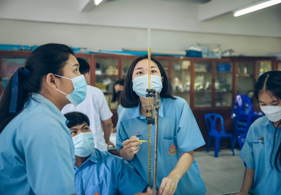 ภาพกิจกรรม  คณะวิทยาศาสตร์และเทคโนโลยี จัดค่ายวิทยาศาสตร์สัญจรโรงเรียนคลองลานวิทยา