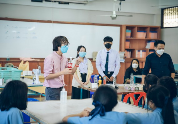 ภาพกิจกรรม  คณะวิทยาศาสตร์และเทคโนโลยี จัดค่ายวิทยาศาสตร์สัญจรโรงเรียนคลองลานวิทยา