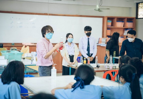 ภาพกิจกรรม  คณะวิทยาศาสตร์และเทคโนโลยี จัดค่ายวิทยาศาสตร์สัญจรโรงเรียนคลองลานวิทยา