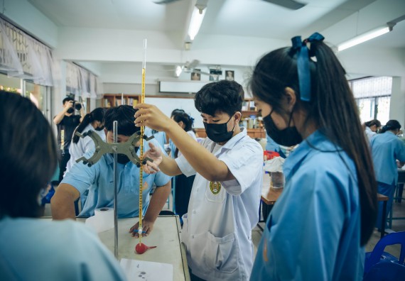 ภาพกิจกรรม  คณะวิทยาศาสตร์และเทคโนโลยี จัดค่ายวิทยาศาสตร์สัญจรโรงเรียนคลองลานวิทยา