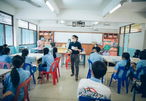 ภาพกิจกรรม  คณะวิทยาศาสตร์และเทคโนโลยี จัดค่ายวิทยาศาสตร์สัญจรโรงเรียนคลองลานวิทยา