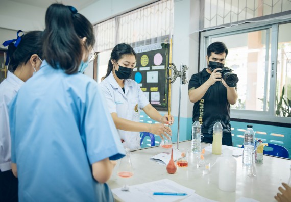 ภาพกิจกรรม  คณะวิทยาศาสตร์และเทคโนโลยี จัดค่ายวิทยาศาสตร์สัญจรโรงเรียนคลองลานวิทยา