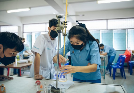 ภาพกิจกรรม  คณะวิทยาศาสตร์และเทคโนโลยี จัดค่ายวิทยาศาสตร์สัญจรโรงเรียนคลองลานวิทยา