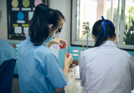 ภาพกิจกรรม  คณะวิทยาศาสตร์และเทคโนโลยี จัดค่ายวิทยาศาสตร์สัญจรโรงเรียนคลองลานวิทยา