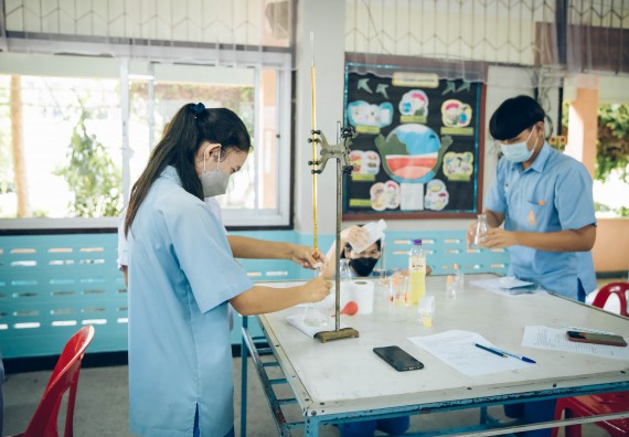 ภาพกิจกรรม  คณะวิทยาศาสตร์และเทคโนโลยี จัดค่ายวิทยาศาสตร์สัญจรโรงเรียนคลองลานวิทยา