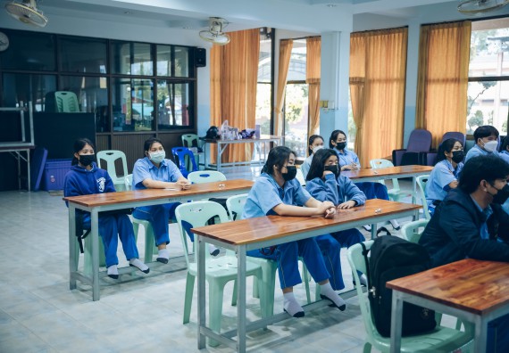 ภาพกิจกรรม  คณะวิทยาศาสตร์และเทคโนโลยี จัดค่ายวิทยาศาสตร์สัญจรโรงเรียนคลองลานวิทยา