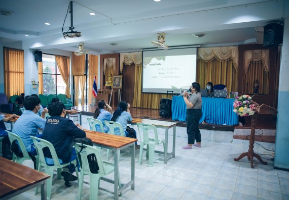 ภาพกิจกรรม  คณะวิทยาศาสตร์และเทคโนโลยี จัดค่ายวิทยาศาสตร์สัญจรโรงเรียนคลองลานวิทยา