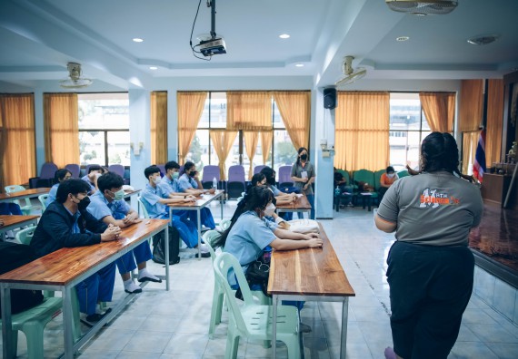 ภาพกิจกรรม  คณะวิทยาศาสตร์และเทคโนโลยี จัดค่ายวิทยาศาสตร์สัญจรโรงเรียนคลองลานวิทยา