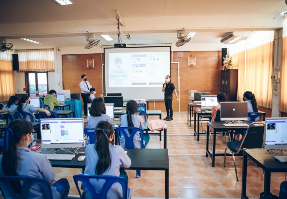 ภาพกิจกรรม  คณะวิทยาศาสตร์และเทคโนโลยี จัดค่ายวิทยาศาสตร์สัญจรโรงเรียนคลองลานวิทยา