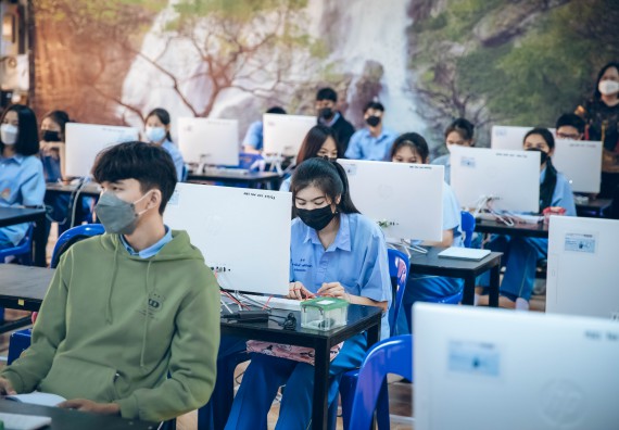 ภาพกิจกรรม  คณะวิทยาศาสตร์และเทคโนโลยี จัดค่ายวิทยาศาสตร์สัญจรโรงเรียนคลองลานวิทยา