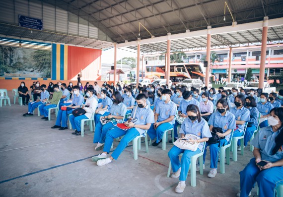 ภาพกิจกรรม  คณะวิทยาศาสตร์และเทคโนโลยี จัดค่ายวิทยาศาสตร์สัญจรโรงเรียนคลองลานวิทยา