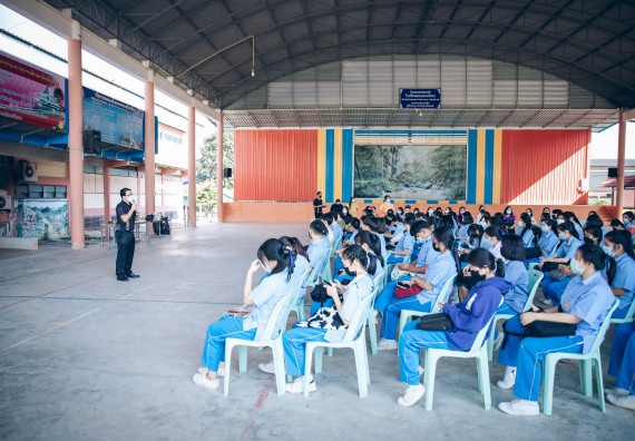 ภาพกิจกรรม  คณะวิทยาศาสตร์และเทคโนโลยี จัดค่ายวิทยาศาสตร์สัญจรโรงเรียนคลองลานวิทยา