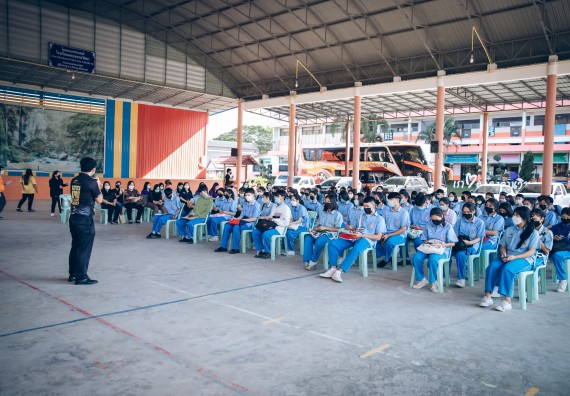ภาพกิจกรรม  คณะวิทยาศาสตร์และเทคโนโลยี จัดค่ายวิทยาศาสตร์สัญจรโรงเรียนคลองลานวิทยา