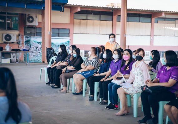 ภาพกิจกรรม  คณะวิทยาศาสตร์และเทคโนโลยี จัดค่ายวิทยาศาสตร์สัญจรโรงเรียนคลองลานวิทยา