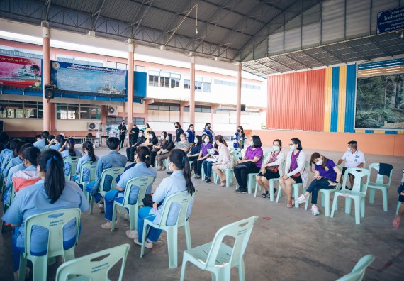 ภาพกิจกรรม  คณะวิทยาศาสตร์และเทคโนโลยี จัดค่ายวิทยาศาสตร์สัญจรโรงเรียนคลองลานวิทยา