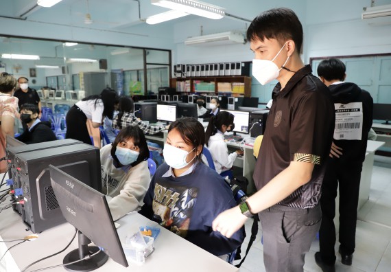ภาพกิจกรรม  คณะวิทยาศาสตร์และเทคโนโลยี จัดค่ายวิทยาศาสตร์สัญจรโรงเรียนทุ่งทรายวิทยา