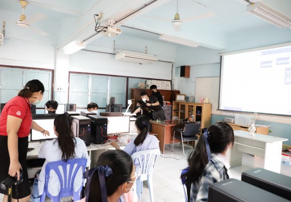 ภาพกิจกรรม  คณะวิทยาศาสตร์และเทคโนโลยี จัดค่ายวิทยาศาสตร์สัญจรโรงเรียนทุ่งทรายวิทยา
