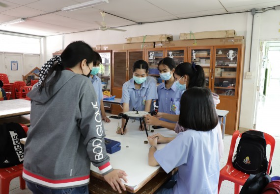 ภาพกิจกรรม  คณะวิทยาศาสตร์และเทคโนโลยี จัดค่ายวิทยาศาสตร์สัญจรโรงเรียนทุ่งทรายวิทยา