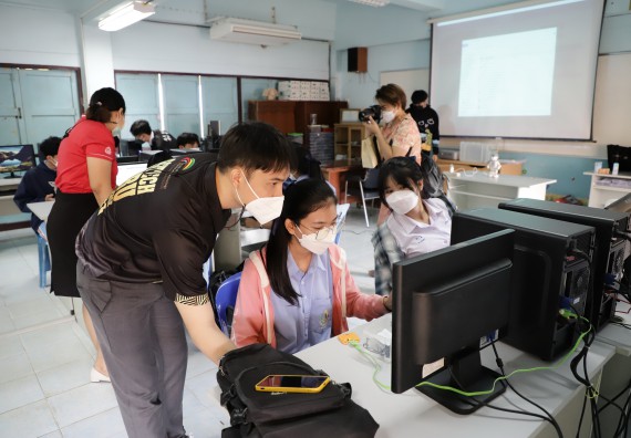 ภาพกิจกรรม  คณะวิทยาศาสตร์และเทคโนโลยี จัดค่ายวิทยาศาสตร์สัญจรโรงเรียนทุ่งทรายวิทยา