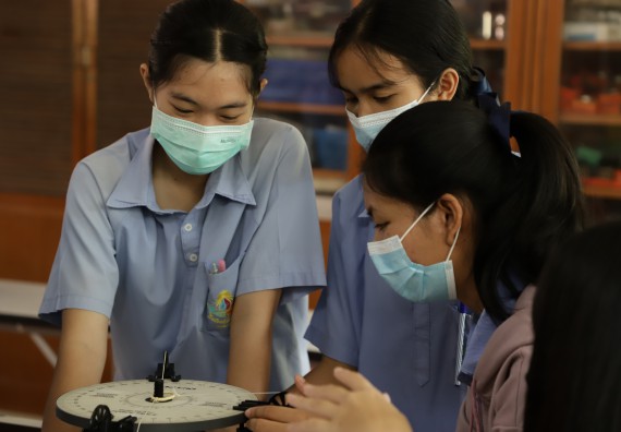 ภาพกิจกรรม  คณะวิทยาศาสตร์และเทคโนโลยี จัดค่ายวิทยาศาสตร์สัญจรโรงเรียนทุ่งทรายวิทยา