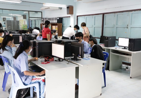 ภาพกิจกรรม  คณะวิทยาศาสตร์และเทคโนโลยี จัดค่ายวิทยาศาสตร์สัญจรโรงเรียนทุ่งทรายวิทยา