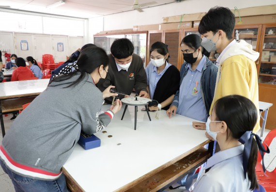 ภาพกิจกรรม  คณะวิทยาศาสตร์และเทคโนโลยี จัดค่ายวิทยาศาสตร์สัญจรโรงเรียนทุ่งทรายวิทยา