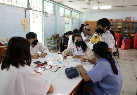 ภาพกิจกรรม  คณะวิทยาศาสตร์และเทคโนโลยี จัดค่ายวิทยาศาสตร์สัญจรโรงเรียนทุ่งทรายวิทยา