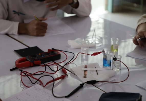 ภาพกิจกรรม  คณะวิทยาศาสตร์และเทคโนโลยี จัดค่ายวิทยาศาสตร์สัญจรโรงเรียนทุ่งทรายวิทยา