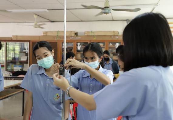ภาพกิจกรรม  คณะวิทยาศาสตร์และเทคโนโลยี จัดค่ายวิทยาศาสตร์สัญจรโรงเรียนทุ่งทรายวิทยา