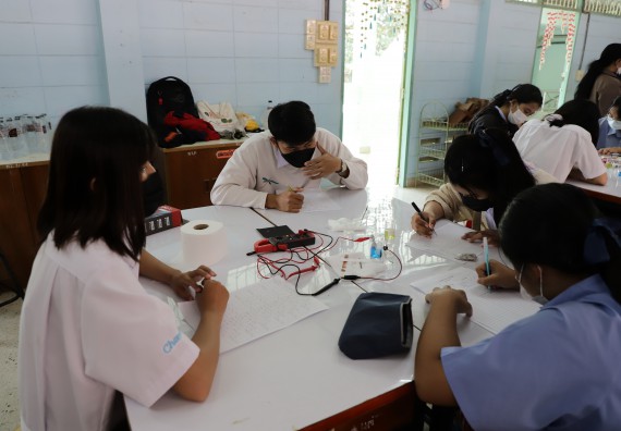 ภาพกิจกรรม  คณะวิทยาศาสตร์และเทคโนโลยี จัดค่ายวิทยาศาสตร์สัญจรโรงเรียนทุ่งทรายวิทยา