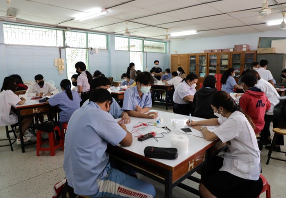 ภาพกิจกรรม  คณะวิทยาศาสตร์และเทคโนโลยี จัดค่ายวิทยาศาสตร์สัญจรโรงเรียนทุ่งทรายวิทยา