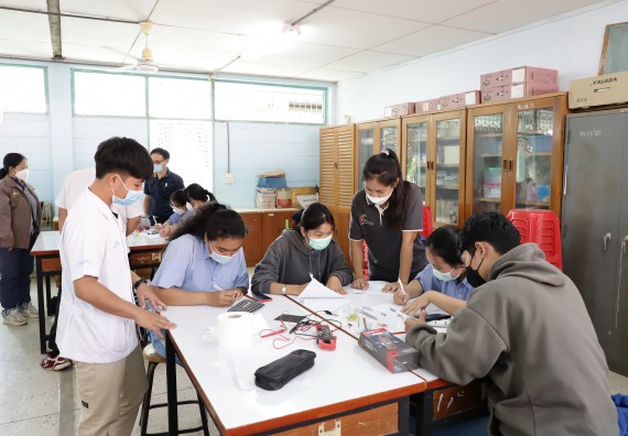 ภาพกิจกรรม  คณะวิทยาศาสตร์และเทคโนโลยี จัดค่ายวิทยาศาสตร์สัญจรโรงเรียนทุ่งทรายวิทยา