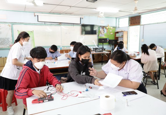 ภาพกิจกรรม  คณะวิทยาศาสตร์และเทคโนโลยี จัดค่ายวิทยาศาสตร์สัญจรโรงเรียนทุ่งทรายวิทยา