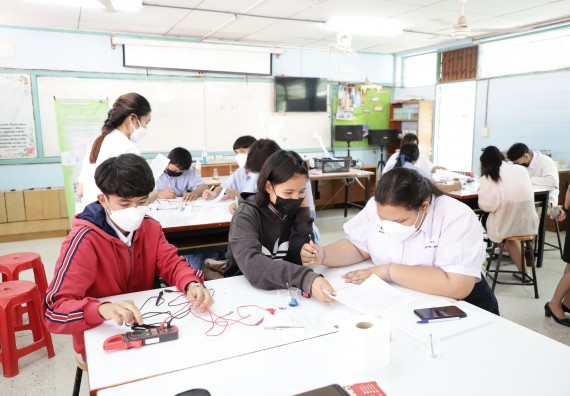 ภาพกิจกรรม  คณะวิทยาศาสตร์และเทคโนโลยี จัดค่ายวิทยาศาสตร์สัญจรโรงเรียนทุ่งทรายวิทยา