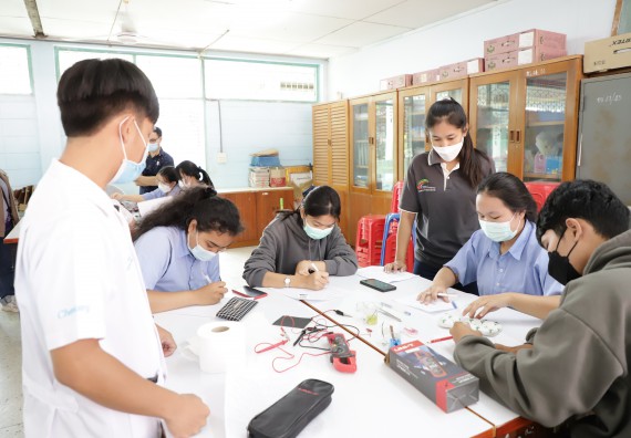 ภาพกิจกรรม  คณะวิทยาศาสตร์และเทคโนโลยี จัดค่ายวิทยาศาสตร์สัญจรโรงเรียนทุ่งทรายวิทยา