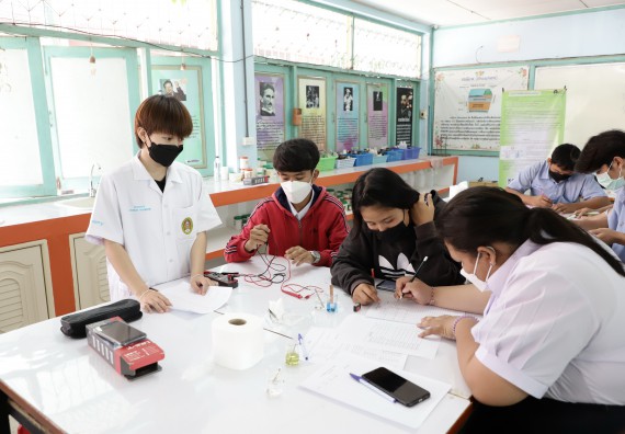 ภาพกิจกรรม  คณะวิทยาศาสตร์และเทคโนโลยี จัดค่ายวิทยาศาสตร์สัญจรโรงเรียนทุ่งทรายวิทยา